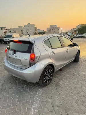 2014 تويوتا بريوس Limited