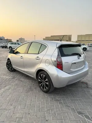 2014 تويوتا بريوس Limited