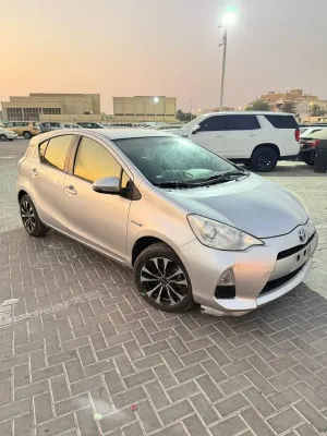 2014 تويوتا بريوس Limited