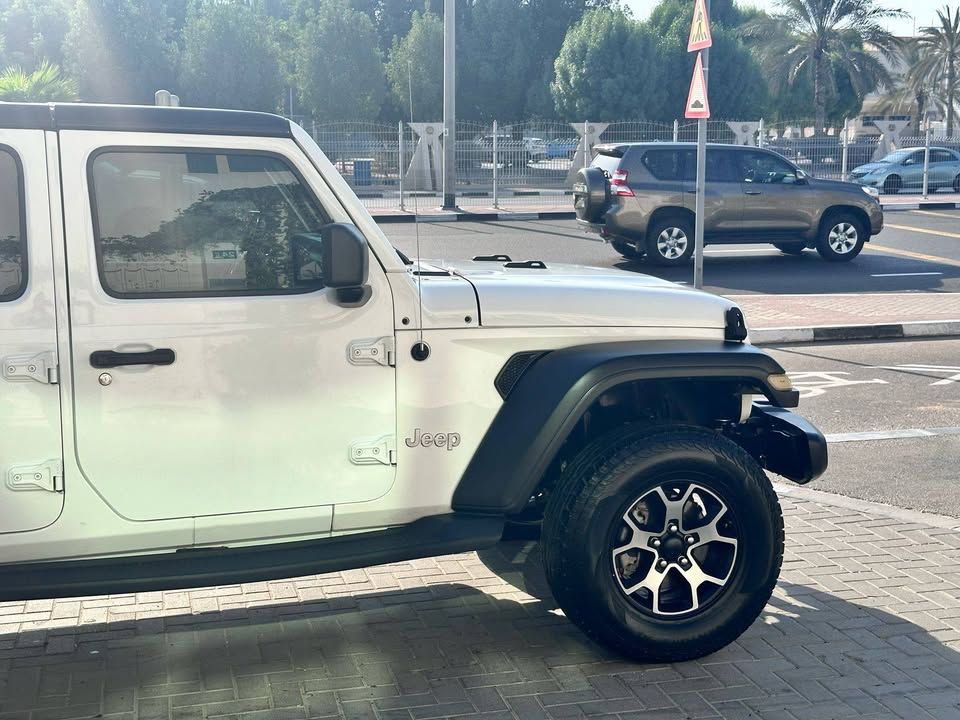 2018 جييب رانجلر انليميتد Sahara