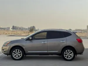 2015 نيسان روج SL