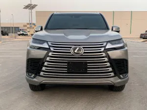 2023 لكزس ال اكس ٦٠٠ Signature