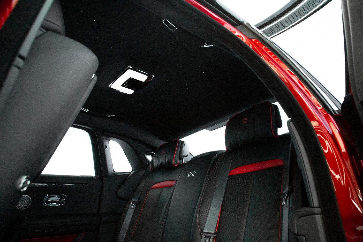 2023 رولز رويس جوست Black Badge