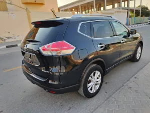 2016 نيسان روج SL