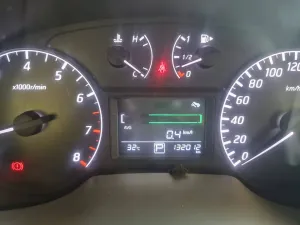 2015 نيسان تيدا SE
