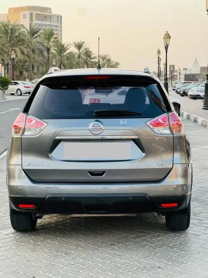 2015 نيسان اكس تريل ST
