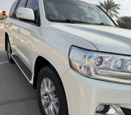 2017 تويوتا لاند كروزر EXR