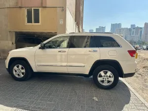 2012 جييب جراند شيروكي Laredo E
