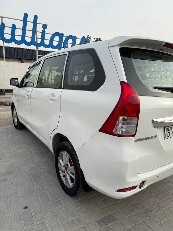 2015 تويوتا أفانزا E CVT