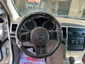 2012 جييب جراند شيروكي Laredo E