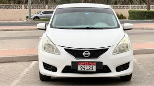 2014 نيسان تيدا Hatch