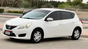 2014 نيسان تيدا Hatch