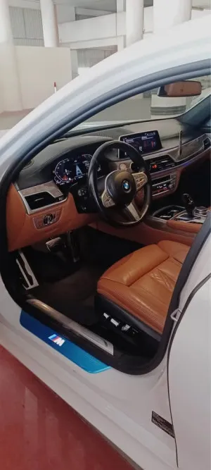 2021 بي أم دابليو الفئة - 7 730LI