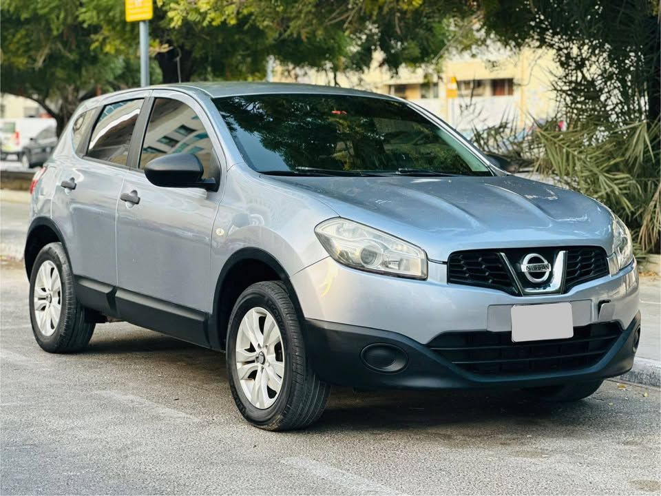 2013 نيسان قاشقاي N-Connecta
