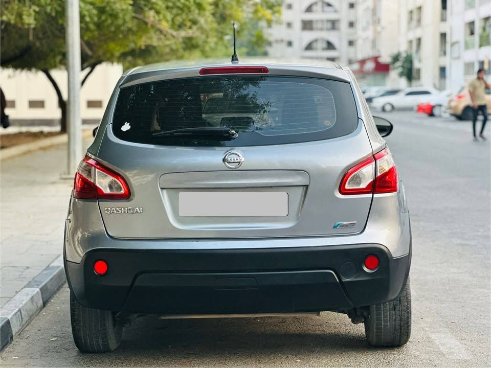 2013 نيسان قاشقاي N-Connecta