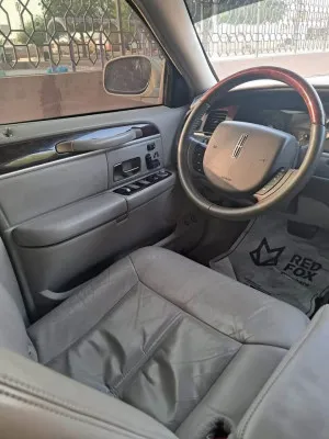 2009 Lincoln Town Car Designer