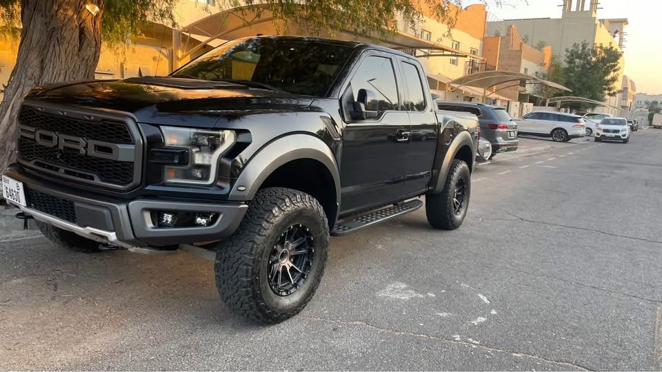 2017 فورد أف ١٥٠ Lariat