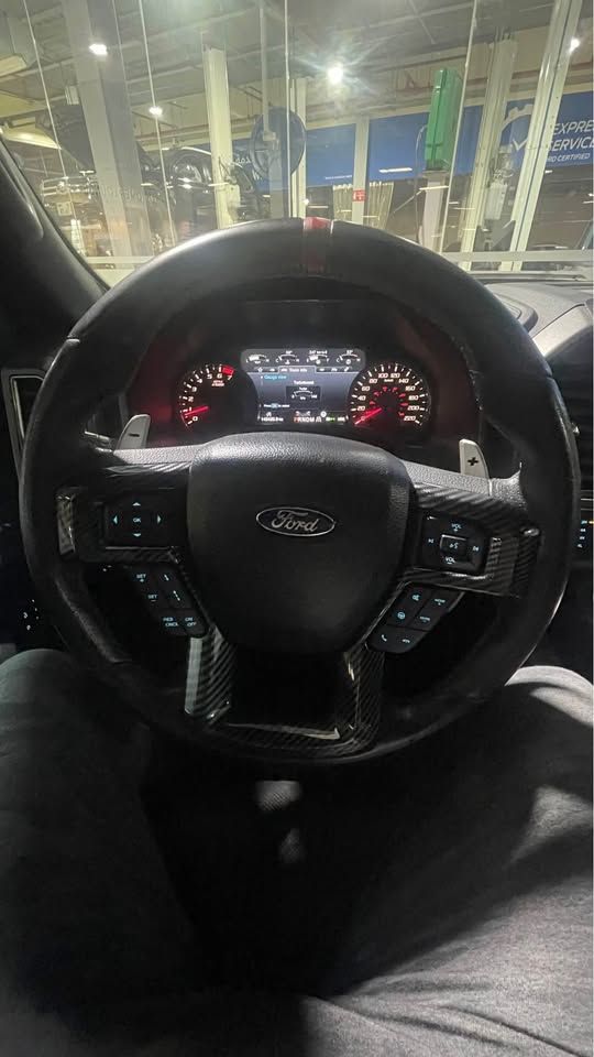 2017 فورد أف ١٥٠ Lariat