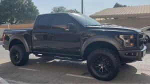2017 فورد أف ١٥٠ Lariat