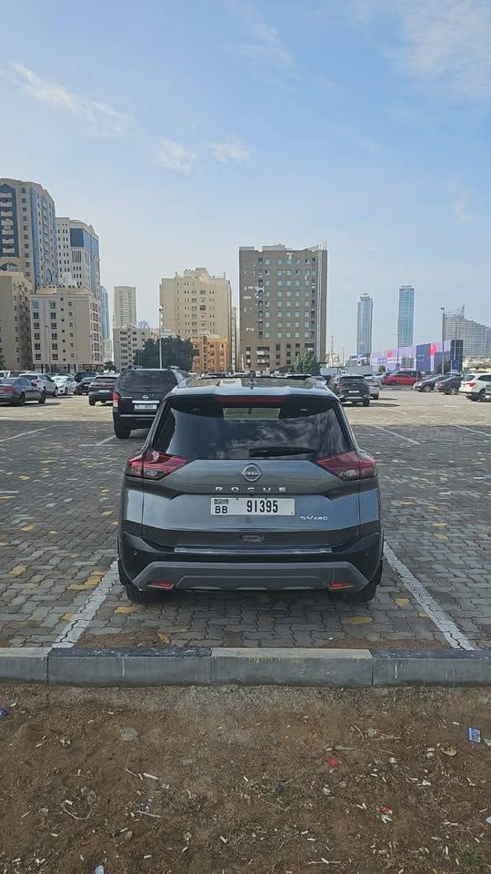 2023 نيسان روج SL