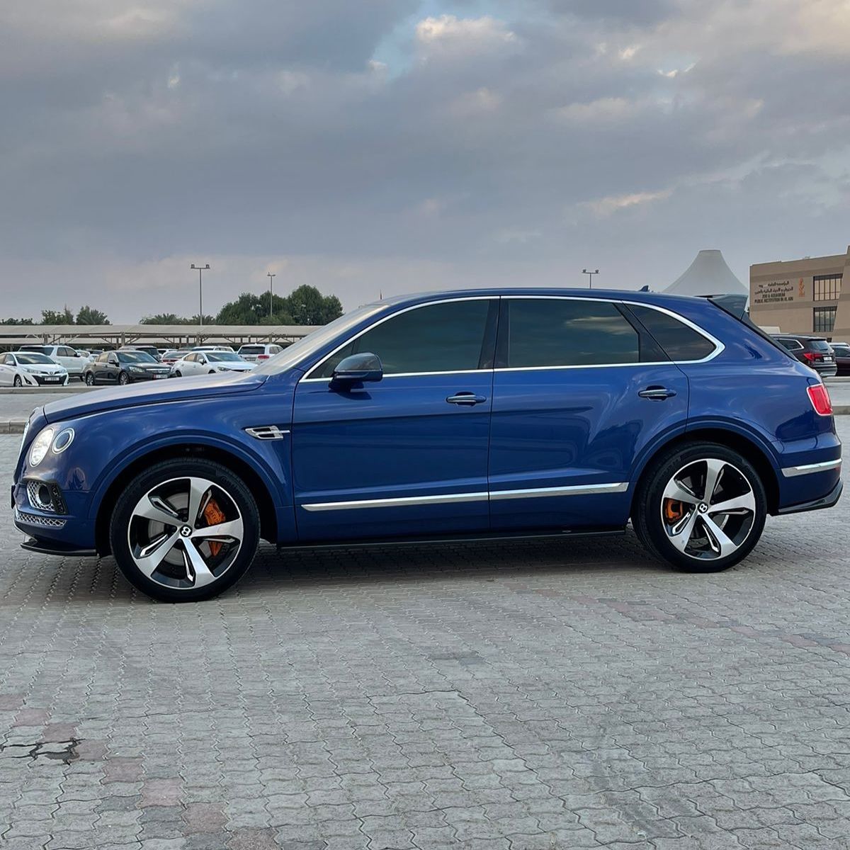 2017 Bentley Bentayga V8 AWD