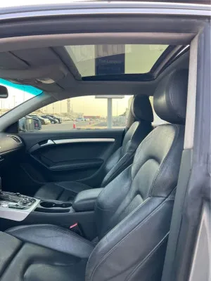 2010 اودي آي ٥ Prestige