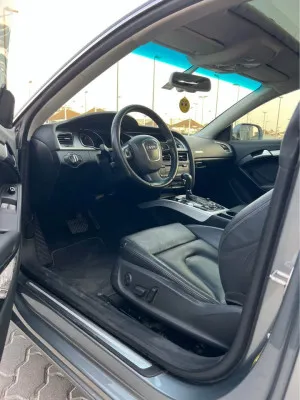 2010 اودي آي ٥ Prestige