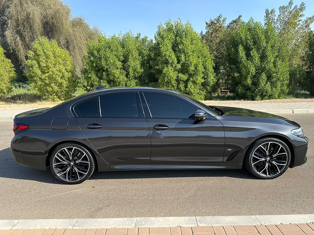 2022 BMW 5-Series 530i