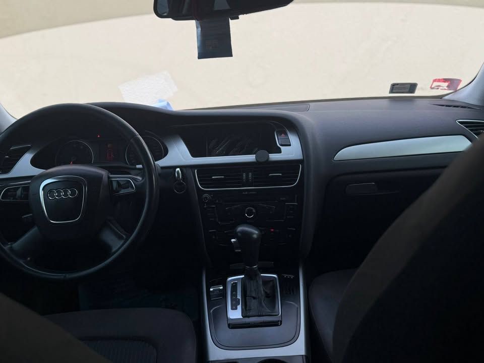 2010 اودي آي ٤ Premium