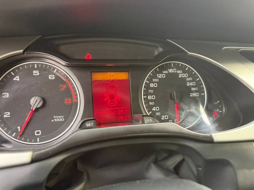 2010 اودي آي ٤ Premium