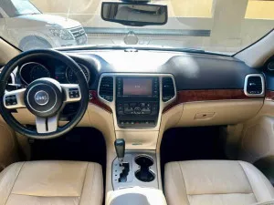 2013 جييب جراند شيروكي Laredo E