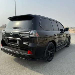 2019 لكزس أل أكس ٥٧٠