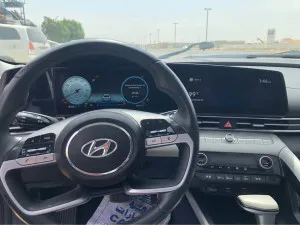2021 هيونداي النترا SEL