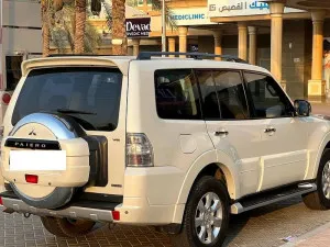 2013 ميتسوبيشي باجيرو GLS