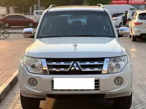 2013 ميتسوبيشي باجيرو GLS