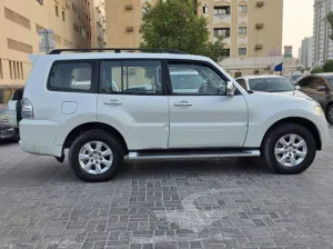 2013 ميتسوبيشي باجيرو GLS