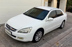 2005 هوندا أكورد LX