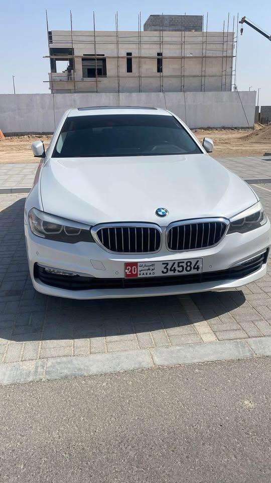 2018 BMW 5-Series 520i
