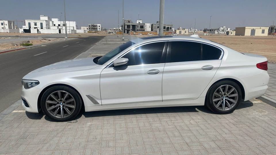2018 BMW 5-Series 520i