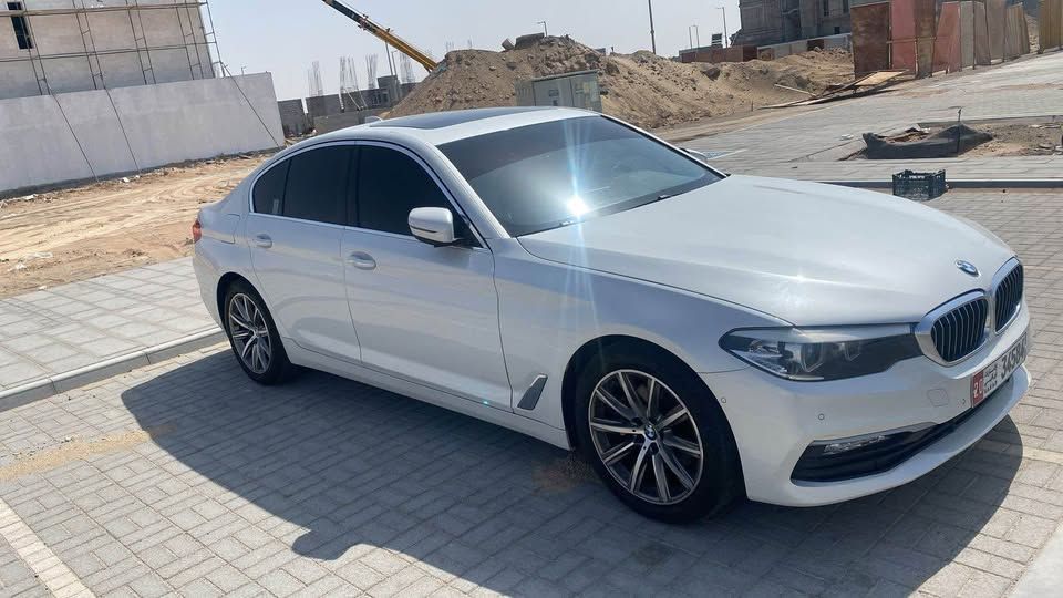2018 BMW 5-Series 520i
