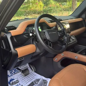2023 Land Rover Defender 110 SE