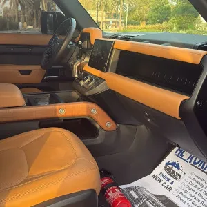 2023 Land Rover Defender 110 SE