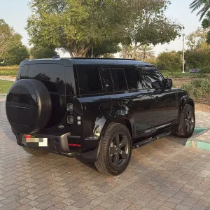 2023 Land Rover Defender 110 SE