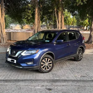2018 نيسان روج Midnight Edition