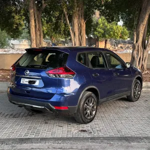 2018 نيسان روج Midnight Edition