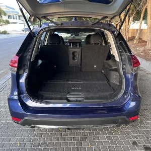 2018 نيسان روج Midnight Edition
