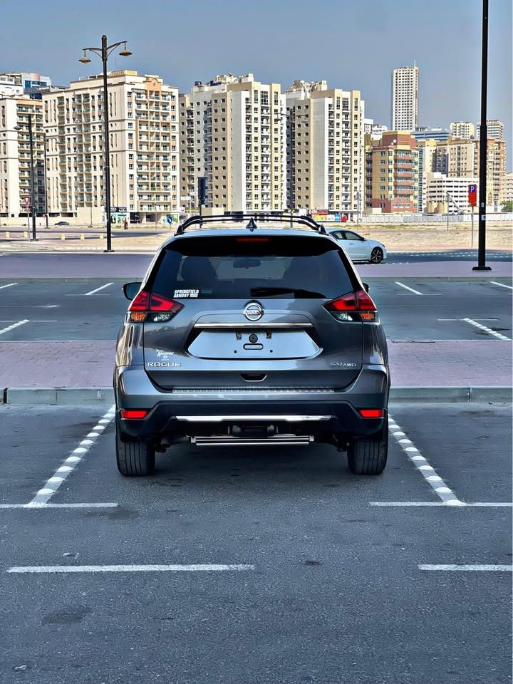 2017 نيسان روج SV
