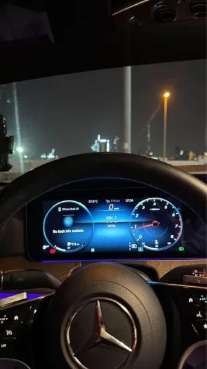 2022 مرسيدس-بنز الفئة - E E200