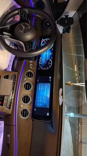 2022 مرسيدس-بنز الفئة - E E200
