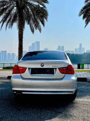 2010 بي أم دابليو الفئة - 3 320i